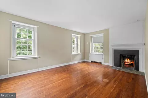 Living - 1266 Gulph Creek Dr, Wayne, PA 19087 photo 3 of 4