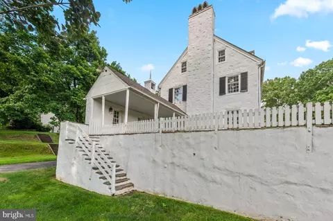 Exterior - 1266 Gulph Creek Dr, Wayne, PA 19087 photo 6 of 13