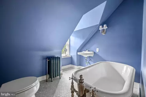 Bath - 1266 Gulph Creek Dr, Wayne, PA 19087 photo 5 of 5
