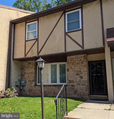 14 Knock N Knoll Cir #L-14, Willow Grove, PA 19090