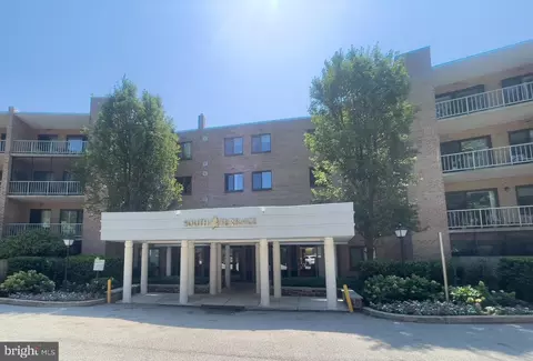 1637 Oakwood Dr #S320, Penn Valley, PA 19072