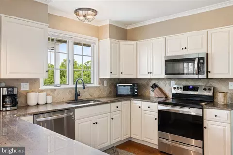 Kitchen - 306 Congo Niantic Rd, Barto, PA 19504 photo 3 of 3