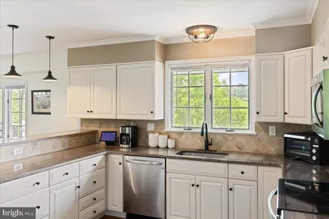 Kitchen - 306 Congo Niantic Rd, Barto, PA 19504 photo 2 of 3