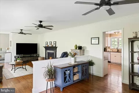 Entry Way - 306 Congo Niantic Rd, Barto, PA 19504 photo 4 of 5