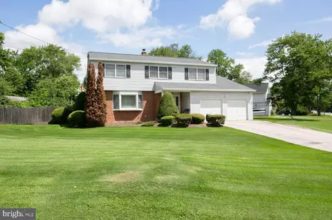 3001 Eisenhower Rd, Norristown, PA 19403