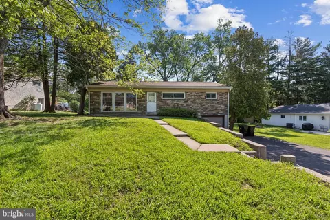 650 School Line Dr, King Of Prussia, PA 19406