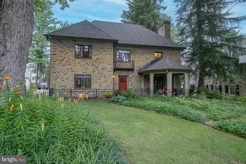 190 Lakeside Rd, Ardmore, PA 19003