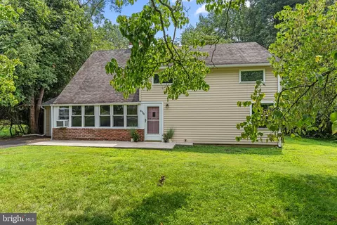 8704 Patton Rd, Wyndmoor, PA 19038