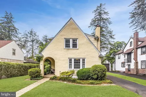 8326 Roberts Rd, Elkins Park, PA 19027