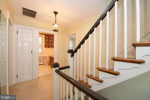 Entry Way - 103 Waverly Rd, Wyncote, PA 19095 photo 4 of 5
