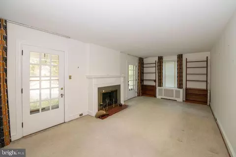 Living - 103 Waverly Rd, Wyncote, PA 19095 photo 2 of 4