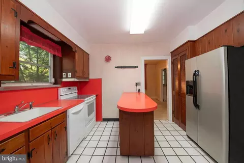 Kitchen - 103 Waverly Rd, Wyncote, PA 19095 photo 2 of 2