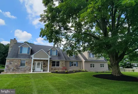 400 County Line Rd, Chalfont, PA 18914