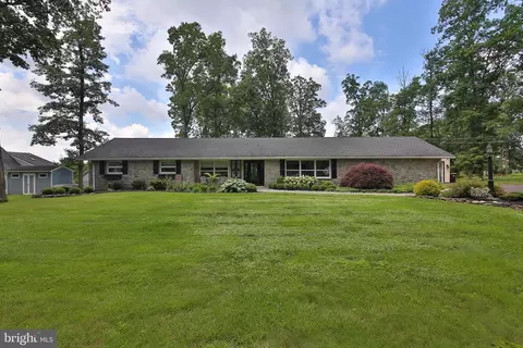 360 Oak Dr, Souderton, PA 18964