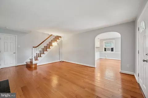 Living - 416 Carlton Ave, Wyncote, PA 19095 photo 2 of 7