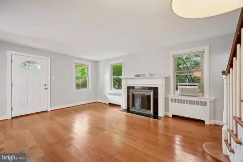 Living - 416 Carlton Ave, Wyncote, PA 19095 photo 5 of 7