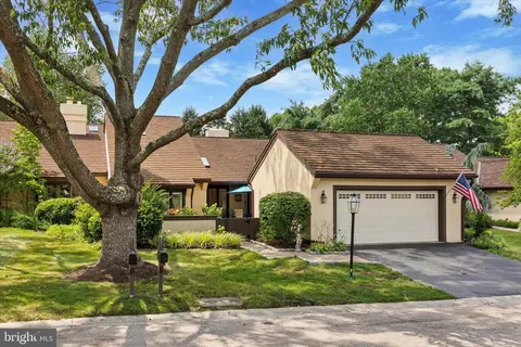 11 Bugle Ln, Blue Bell, PA 19422