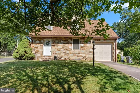902 E Prospect Ave, North Wales, PA 19454