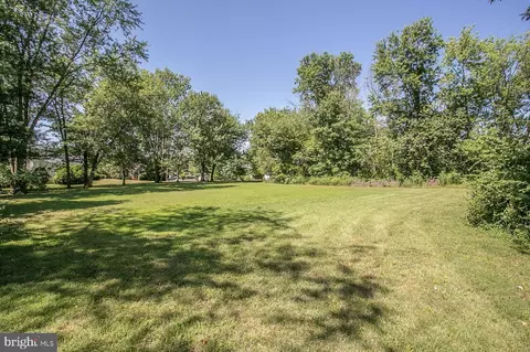 35 Voit Dr, Skippack, PA 19474