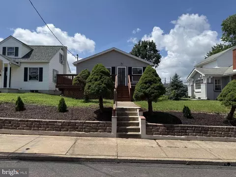 117 E Sixth St, Red Hill, PA 18076