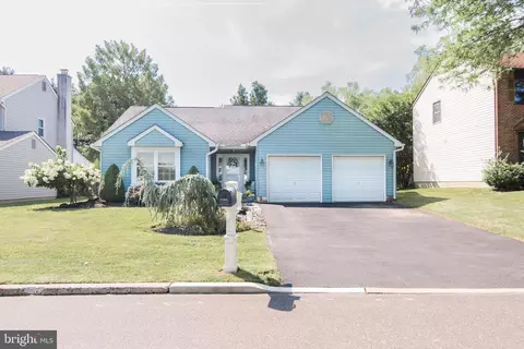 5 Hedgerow Ln, Horsham, PA 19044