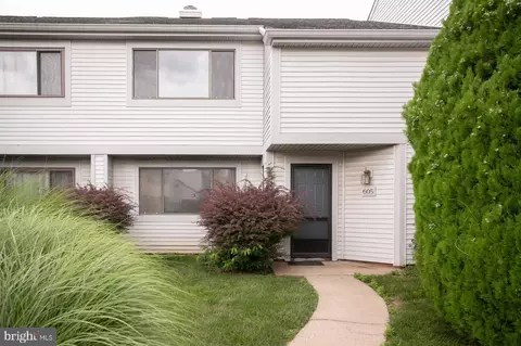 605 Freedom Cir #326, Harleysville, PA 19438