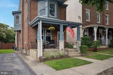114 W 3rd Ave, Conshohocken, PA 19428