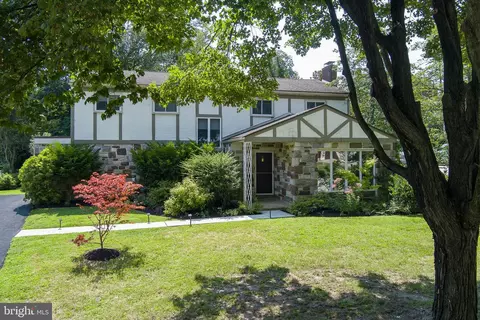 6 W Dartmouth Rd, Bala Cynwyd, PA 19004