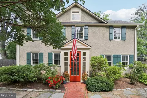 519 Old Buck Ln, Haverford, PA 19041