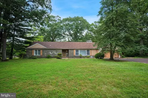 240 Dreshertown Rd, Fort Washington, PA 19034