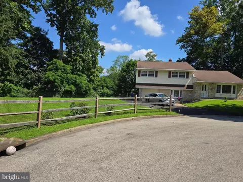 7414 Richards Rd, Elkins Park, PA 19027