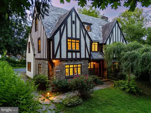 1419 County Line Rd, Bryn Mawr, PA 19010