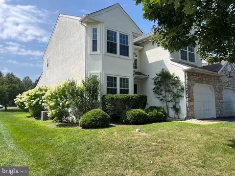 441 Dogwood Dr, Maple Glen, PA 19002