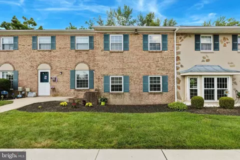 6 Delancy Ct, North Wales, PA 19454