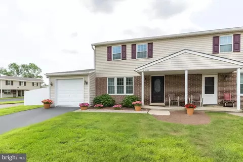2868 Truman Dr, Hatfield, PA 19440