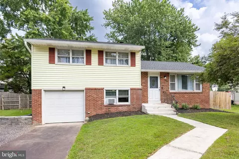 7 W Church Rd, Telford, PA 18969