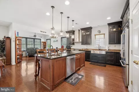 101 Bayhill Dr, North Wales, PA 19454