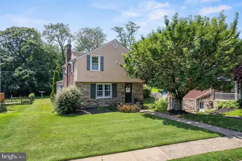 2132 Jenkintown, Glenside, PA 19038