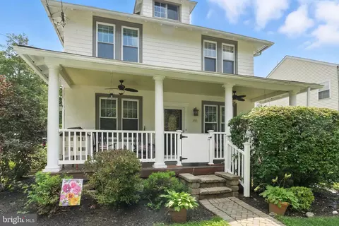 8301 Cadwalader Ave, Elkins Park, PA 19027