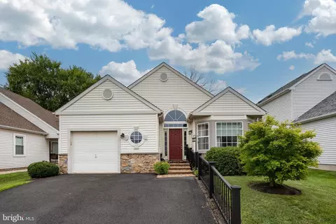 16 Longcross Rd, Royersford, PA 19468