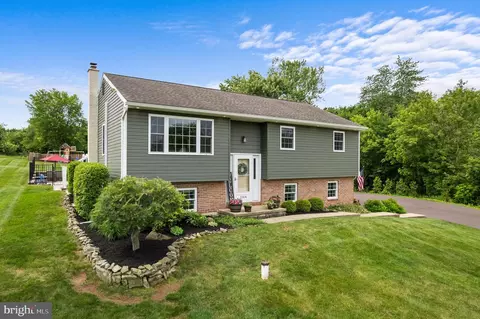 1164 Broad St, Gilbertsville, PA 19525