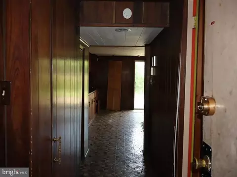 Entry Way - 1901 Lantern Ln, Oreland, PA 19075 photo 3 of 3