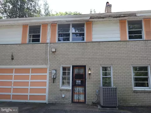 Exterior - 1901 Lantern Ln, Oreland, PA 19075 photo 2 of 5