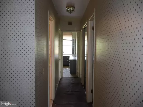 Entry Way - 1901 Lantern Ln, Oreland, PA 19075 photo 2 of 3