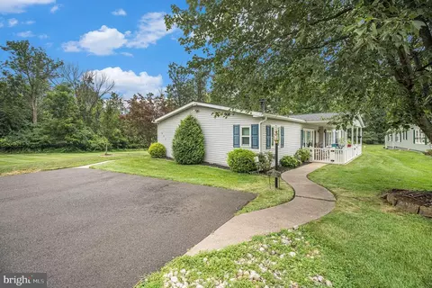 653 Redwood Ct, North Wales, PA 19454