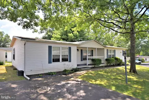 132 Deerfield Dr, Souderton, PA 18964