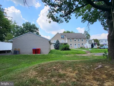 70 Lawn Ave, Souderton, PA 18964