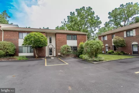 4 Hatters Ct #4, Hatboro, PA 19040