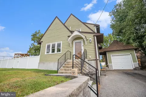 7238 Hollywood Rd, Fort Washington, PA 19034