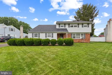 48 Maurice Ln, Hatboro, PA 19040